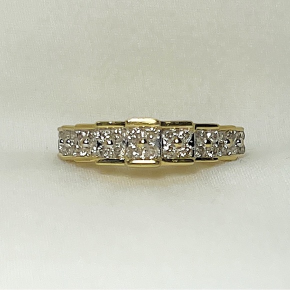 Jewelry - 0.50 ctw Round Diamond Tiered Pyramid-Style Ring in 10kt Yellow Gold